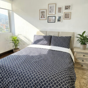 duvet reversible clásico de estampado azul y blanco/reverso: blanco